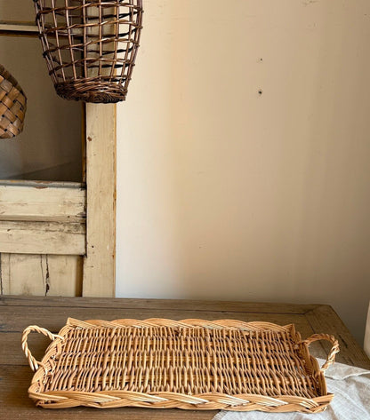 French Country-Style Wicker Bread & Fruit Basket with Lace Trim