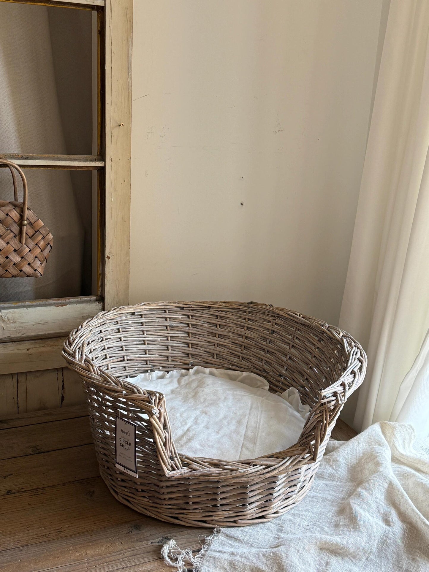 Vintage French Lace-Style Wicker Pet Bed - Handwoven Cat  Nest