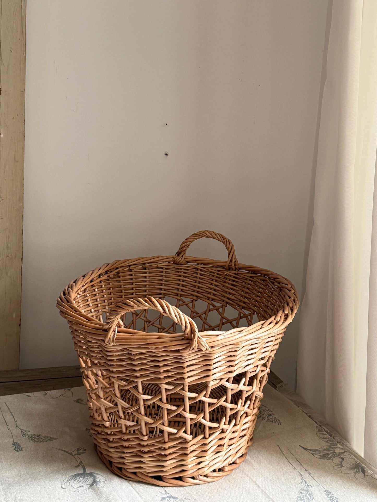 Vintage Hollow Wicker Laundry Basket - Handwoven Rustic Design