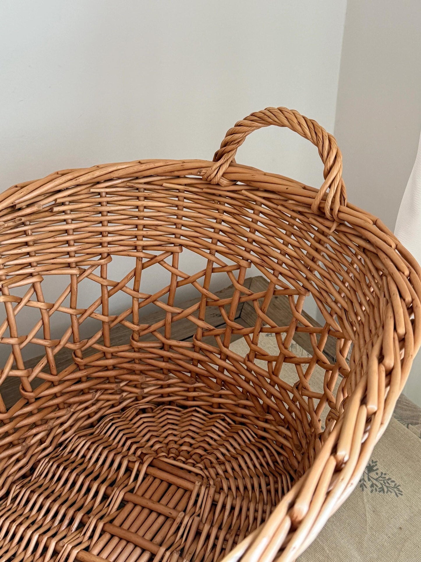 Vintage Hollow Wicker Laundry Basket - Handwoven Rustic Design