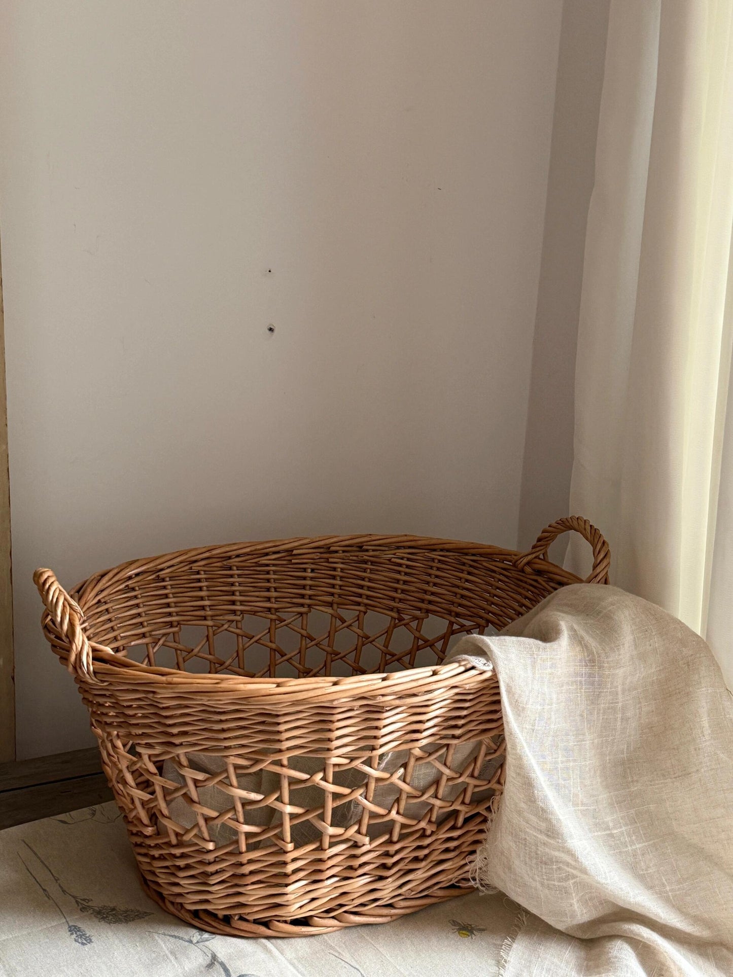 Vintage Hollow Wicker Laundry Basket - Handwoven Rustic Design